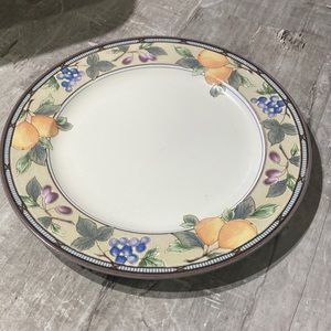 Mikasa Intaglio Garden Harvest Platter